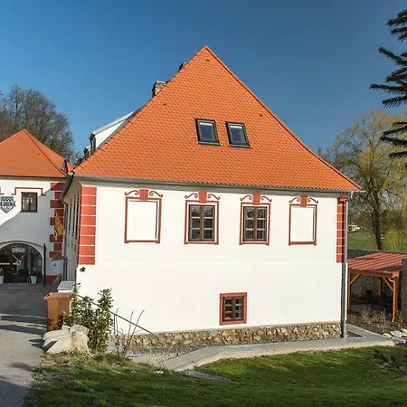 Hluboka Pensjonat 4*