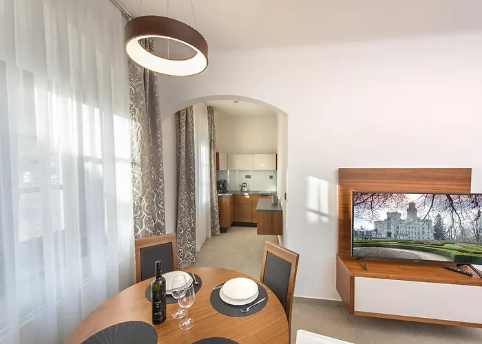 Hluboka 4*